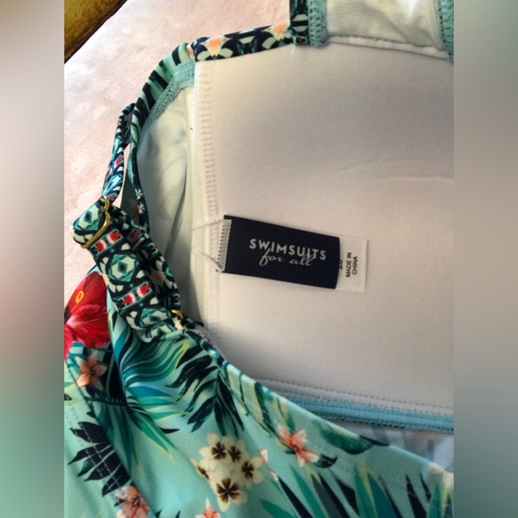 Cute new, never worn, tankini swim top from "Swimsuits for All". - Picture 3 of 4